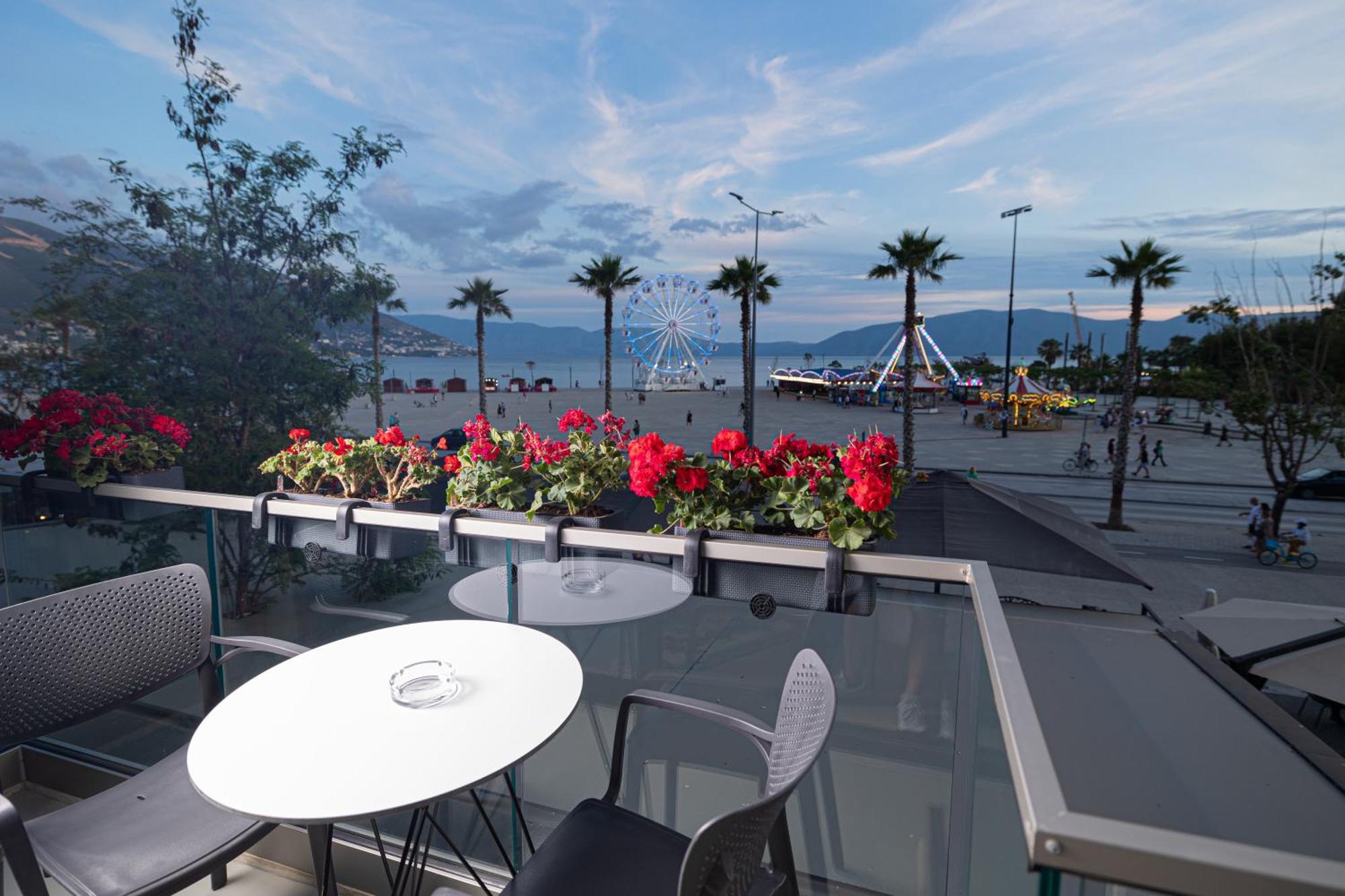 Dot Tradition Vlorë Exteriör bild